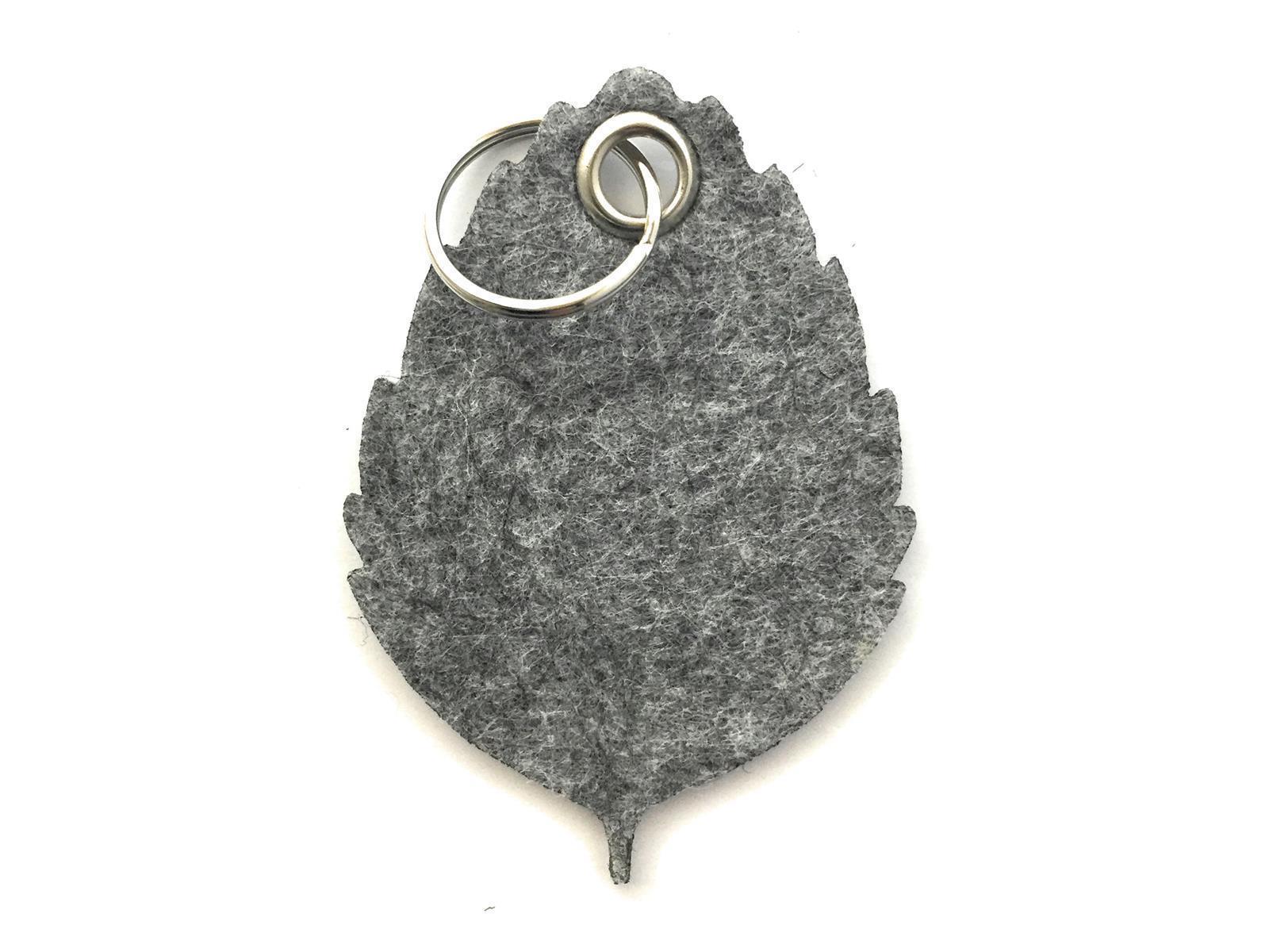 Blatt No1 - Schlüsselanhänger Filz in grau meliert mit Druck 4-fbg