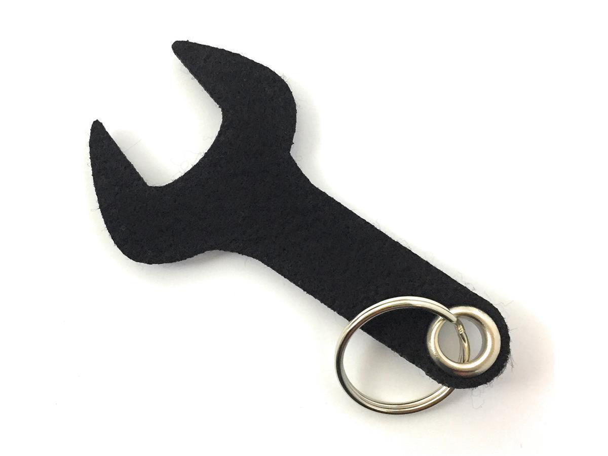 Schraubenschlüssel - Schlüsselanhänger Filz schwarz - Druck / Gravur Schraubenschlüssel - Schlüsselanhänger Filz in schwarz mit Druck 4-fbg