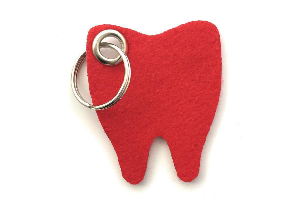 Backen - Zahn - Filz-Schlüsselanhänger - Farbe: rot - optional mit Gravur / Aufdruck