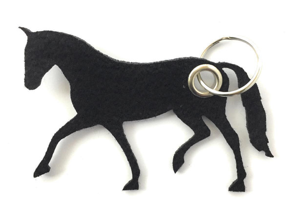 Pferd / Dressur / Reiten /laufend - Filz-Schlüsselanhänger - Farbe: schwarz - optional mit Gravur /