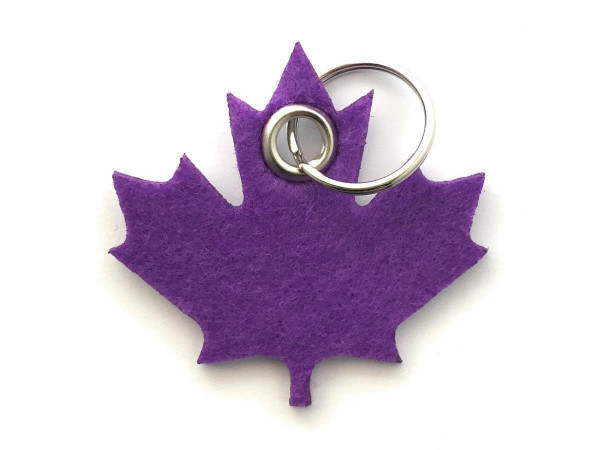 Ahorn-Blatt / Kanada - Filz-Schlüsselanhänger - Farbe: lila / flieder - optional mit Gravur / Aufdru